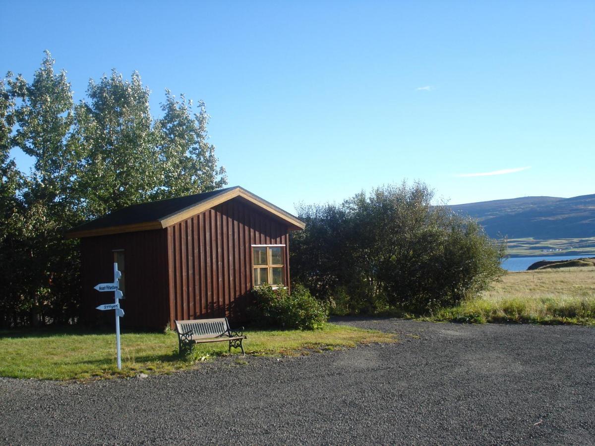 Guesthouse Petursborg Akureyri Buitenkant foto
